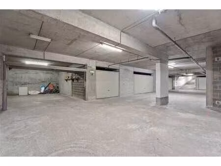 double garage box / dique