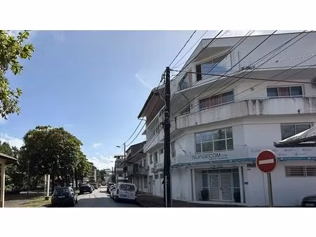ensemble immobilier en plein centre-ville de cayenne