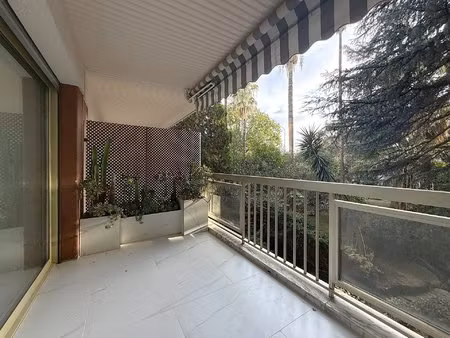 emplacement exceptionnel – 3p traversant – garage + cave – 3 min croisette