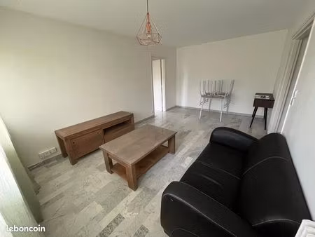 t2 meublé facultés 48m² climatisé + parking + cave