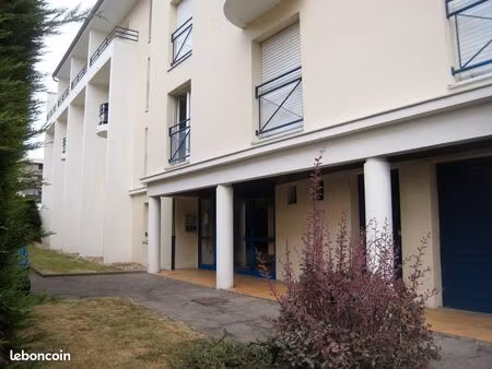 particulier loue un joli studio entièrement meublé  idéal étudiant