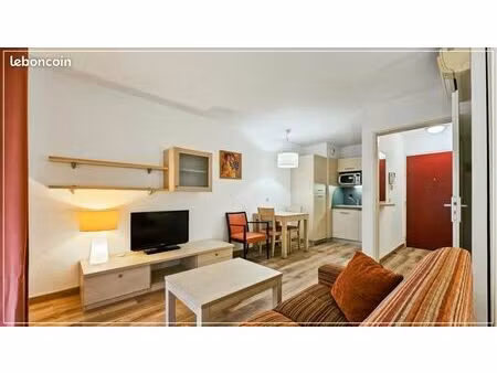 grand studio meublé à louer - divonne centre