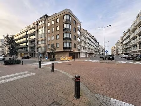 studio met zijdelings zeezicht te koop in knokke