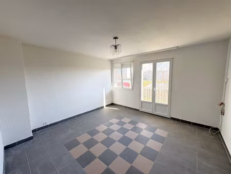 bel appartement récemment rénover avec balcon idéal investis