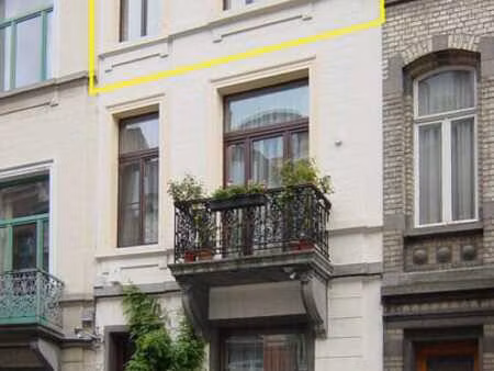 duplex aux 2e et 3e étages près de la place du châtelain