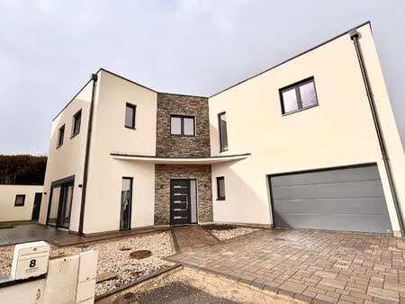 vente maison 6 pièces  130.00m²  neufchef