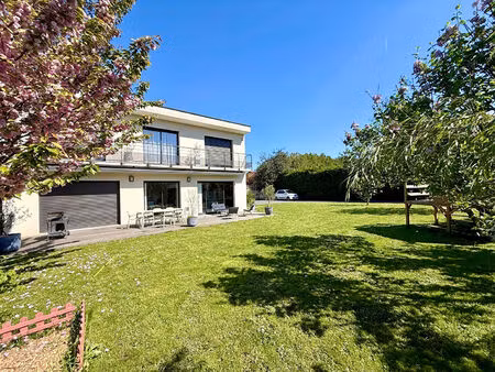 belle villa familiale au coeur de sathonay village 6 pièces 174 m2