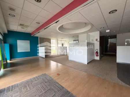 local commercial de 380m² à louer à torcy immédiatement disponible