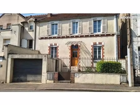 maison de ville 5 pièces avec grand jardin  dépendances  atelier et double accès