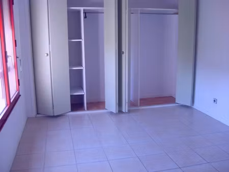 location appartement 1 pièce 30 m² à istres (13800)  700 €