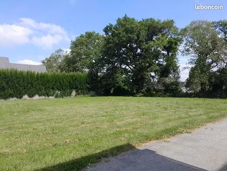 terrain à bâtir de 783 m² dans un cadre privilégié-saint-avé