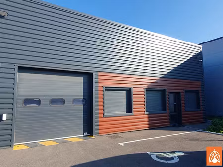 location locaux professionnels 150 m² à salon-de-provence (13300)  1 800 €