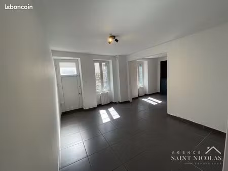 studio 4 pièces 66 m²