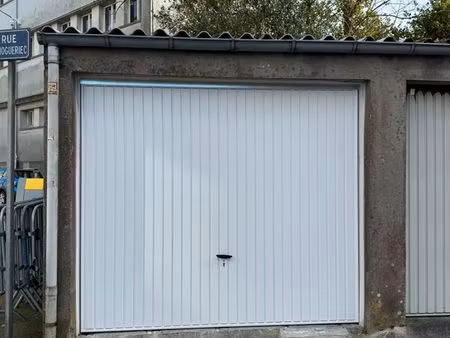 loue box / garage fermé à brest proche place strasbourg