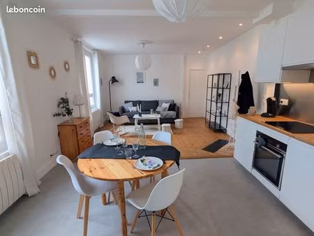 spacieux t2 meublé de 53 m² avec extérieur – au pied du marché de talensac
