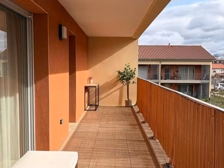 dernier étage – appartement t4 récent avec terrasse de 16 m² et double stationnement