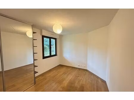 location appartement  19.41 m² t-1 à châtillon  586 €
