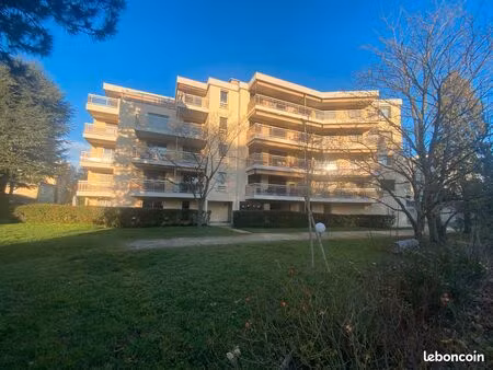 point du jour plein centre - (rue des granges) - appartement t1 38 8 m² avec jardin privat