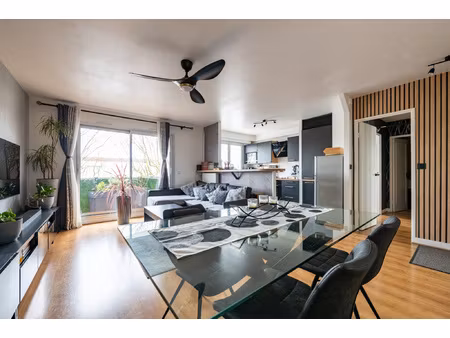 proche marne séjour 30 m2 sans vis à vis parking cav