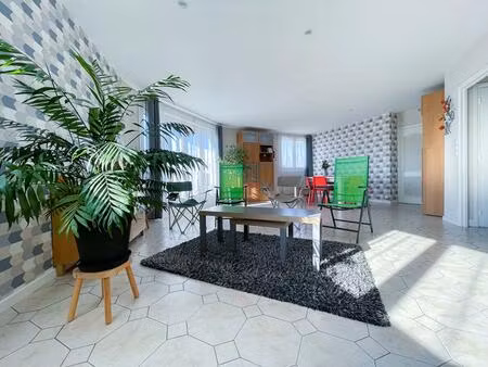 appartement 6 pièces  136 m²