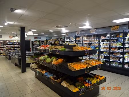 tres belle superette de 250 m2
