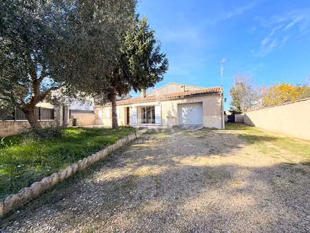 a louer le puy sainte reparade 13610 centre ville maison plain pied de type 4 de 106m² ave