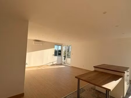 t3 lumineux - 90m2 - balcon panoramique - bourg-lès-valence