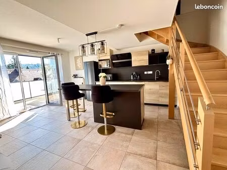 ◊ à louer – appartement en attique au cœur de douvaine