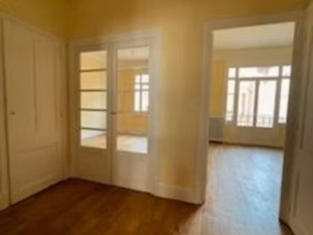 à louer t3 hyper centre vichy