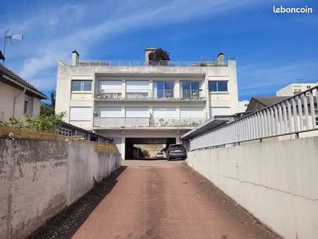 parking/box 18 m² saint germain en laye