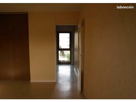 studio 1 pièce 22 m²