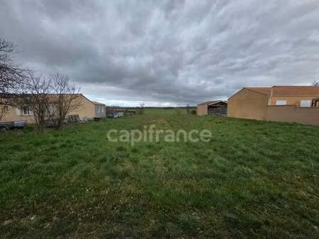 vente terrain à saint-saturnin-du-bois (17700) : à vendre / 956m² saint-saturnin-du-bois