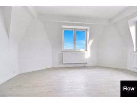 bel appartement de +/- 75 m2 de deux chambres