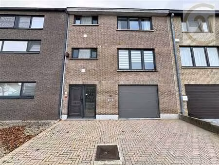 maison bel-étage avec jardin et garage