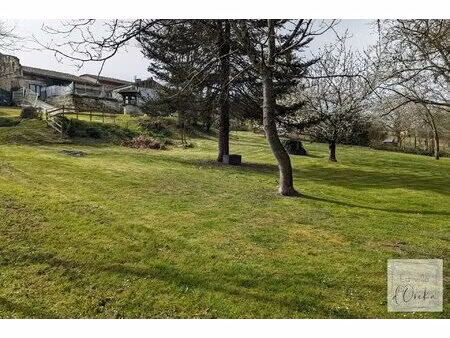 maison de famille de 157m2 avec jardin et 2 dépendances de 70m2 à rénover