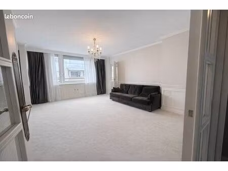 bourges secteur avaricum vend appartement type 5 avec parking et ascenseur