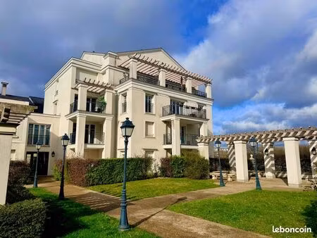 t2 de 47 50 m² avec parking – serris (val d’europe)