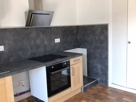 a louer t3 65m²+cave+garage très belle exposition