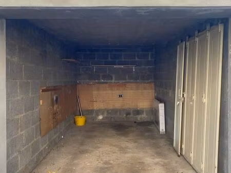 clermont rue daguerre loue garage 19m²