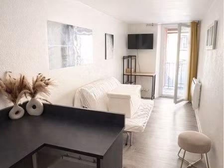 studio meublé avec balcon – quartier calme à chambéry