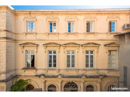 comédie  tout confort  très calme