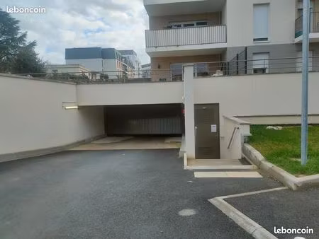 a louer garage box neuf champs sur marne