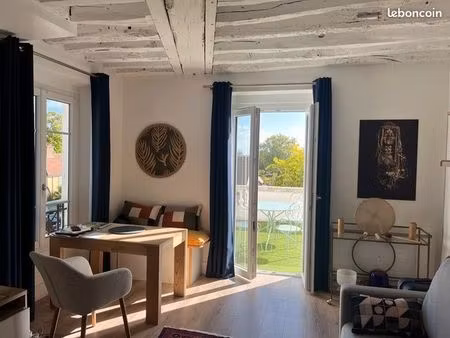 studio meuble rénové 28m2+28m2 de terrasse idéal pour pied-à-terre centre village à pied 5