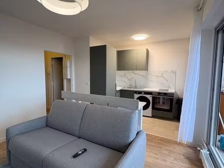 studio meublé d’exception avec terrasse et piscine panoramique – puteaux / la défense