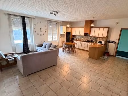 location t2 66m² st genest lerpt