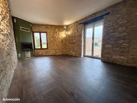 charmante maison de ville de 3 chambres avec cour