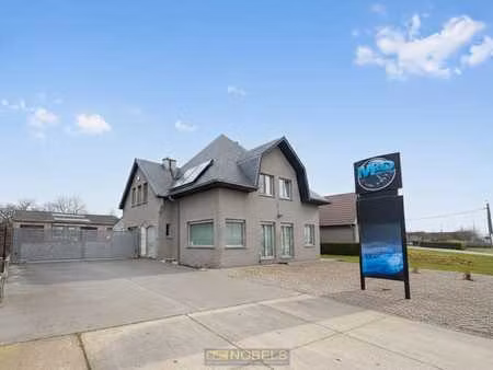 te koop  instapklare gezinswoning met loods van ca. 400 m...