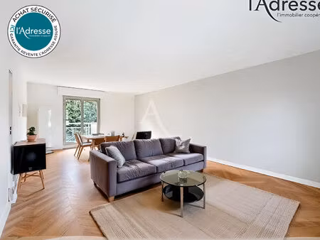 suresnes - appartement 4 pièces de 94 m² avec parking et cave - 2eme parking en sus