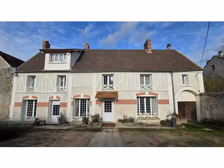 propriété avec dépendance sur terrainde 6 593 m²