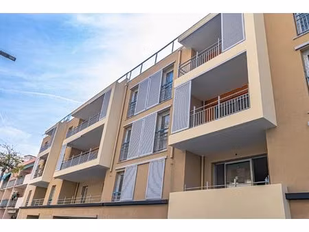 juan les pins  3 pièces  terrasse  parking & cave